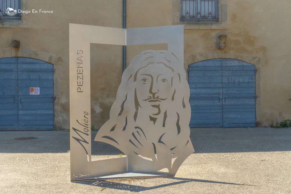 Fotografía de diegoenfrance.com de una escultura dedicada a Molière en Pézenas