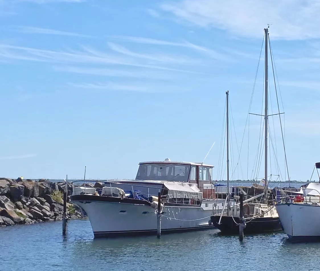 Yate en el Éthang de Thau_2-1