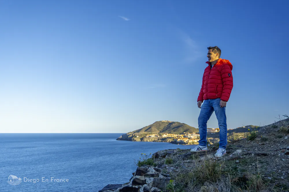 Panoramic views from a viewpoint during a hike in Collioure.