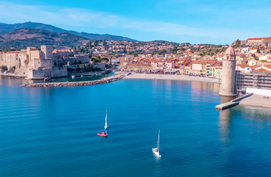 Foto aerea de diegoenfrance, del bello pueblo de Collioure, recostado en el Mediterraneo, en el sur de Francia