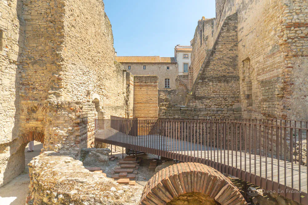 Fotografía de diegoenfrance.com de las Termas de Constantino en Arles, un imprescindible para quienes buscan qué ver en Arles y conocer su herencia romana