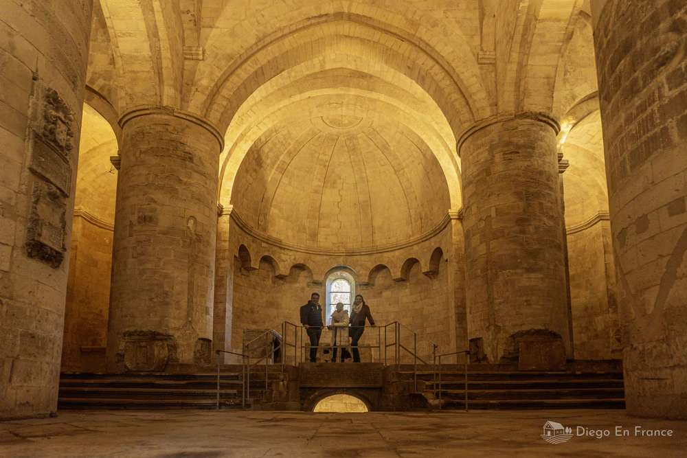 Photo by diegoenfrance.com capturing the sacred and solemn atmosphere of the church, hidden among Roman ruins.