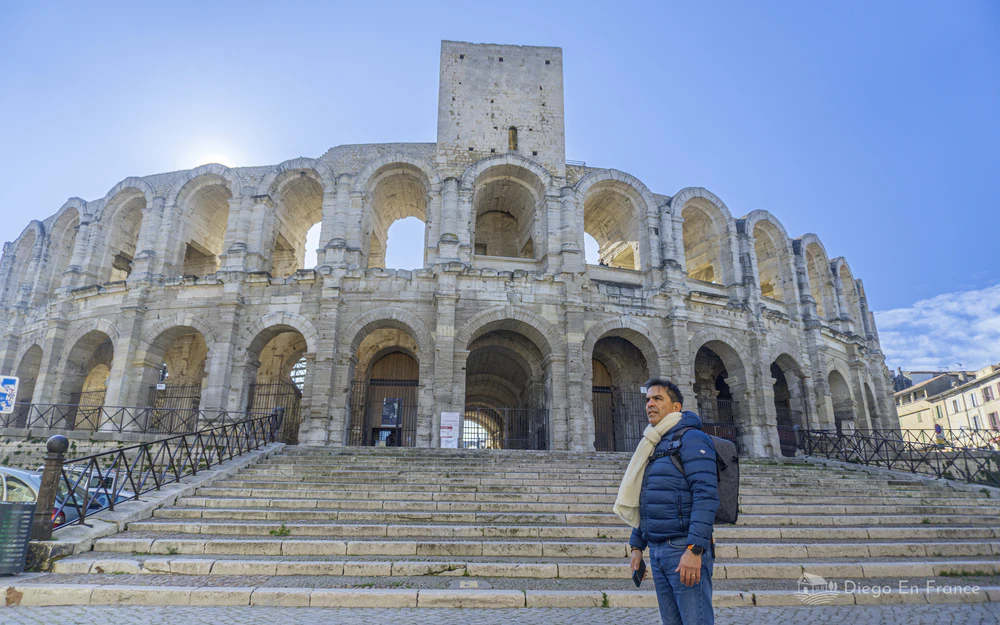 Photo by diegoenfrance.com with full view of the amphitheater, a must for those wondering what to see in Arles.