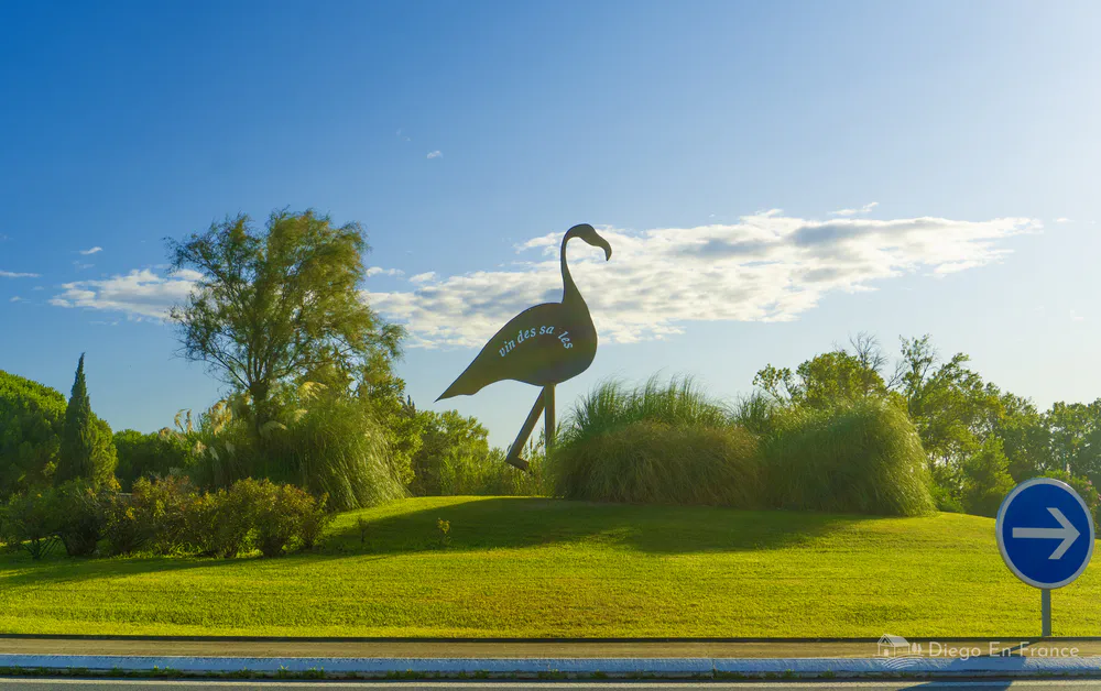Photo by diegoenfrance.com of an artistic traffic circle, representative of the landscapes and road culture when driving in France.