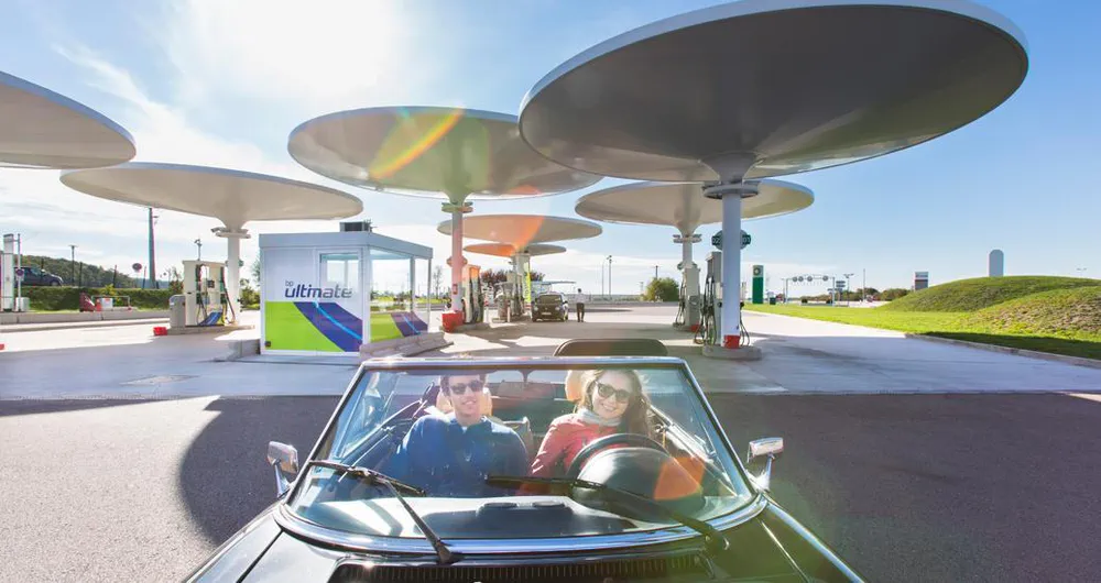 Photo from diegoenfrance.com of a freeway fuel station, showing what you find when driving in France by road.