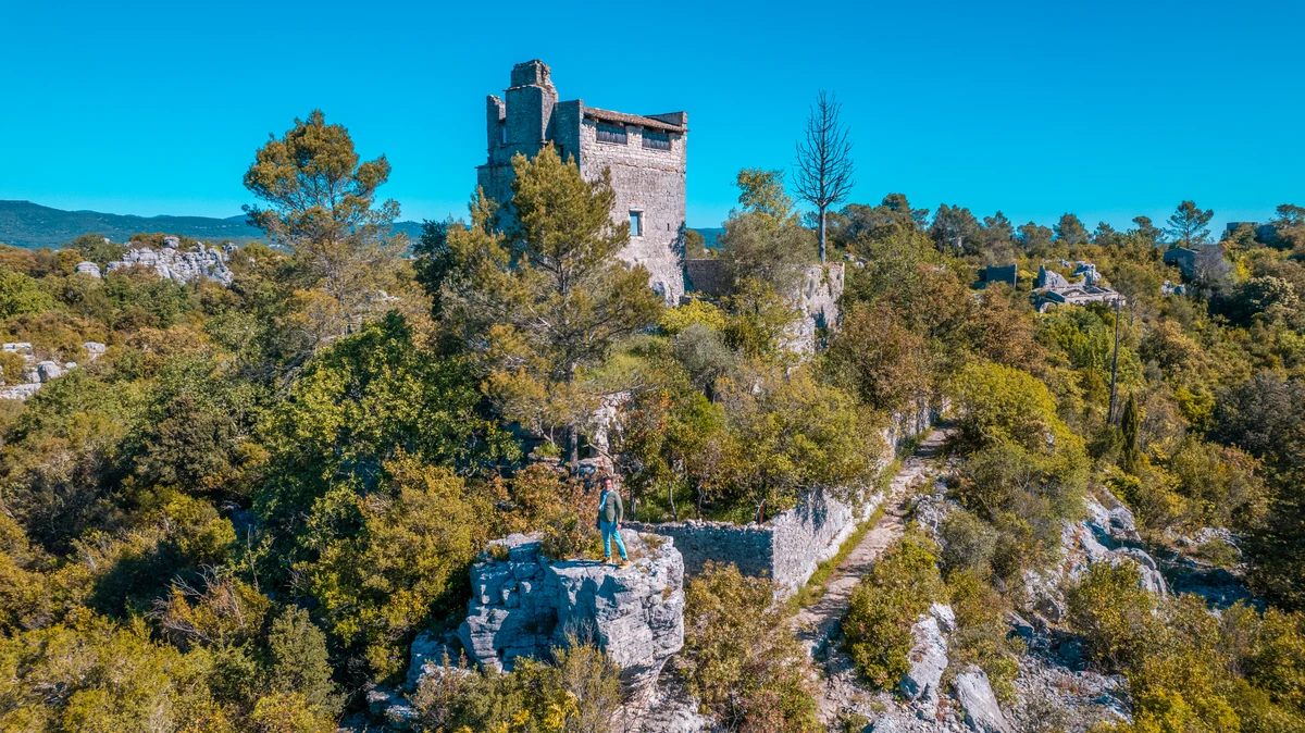 Château de Roquevaire: Un Trésor Historique à Sauve