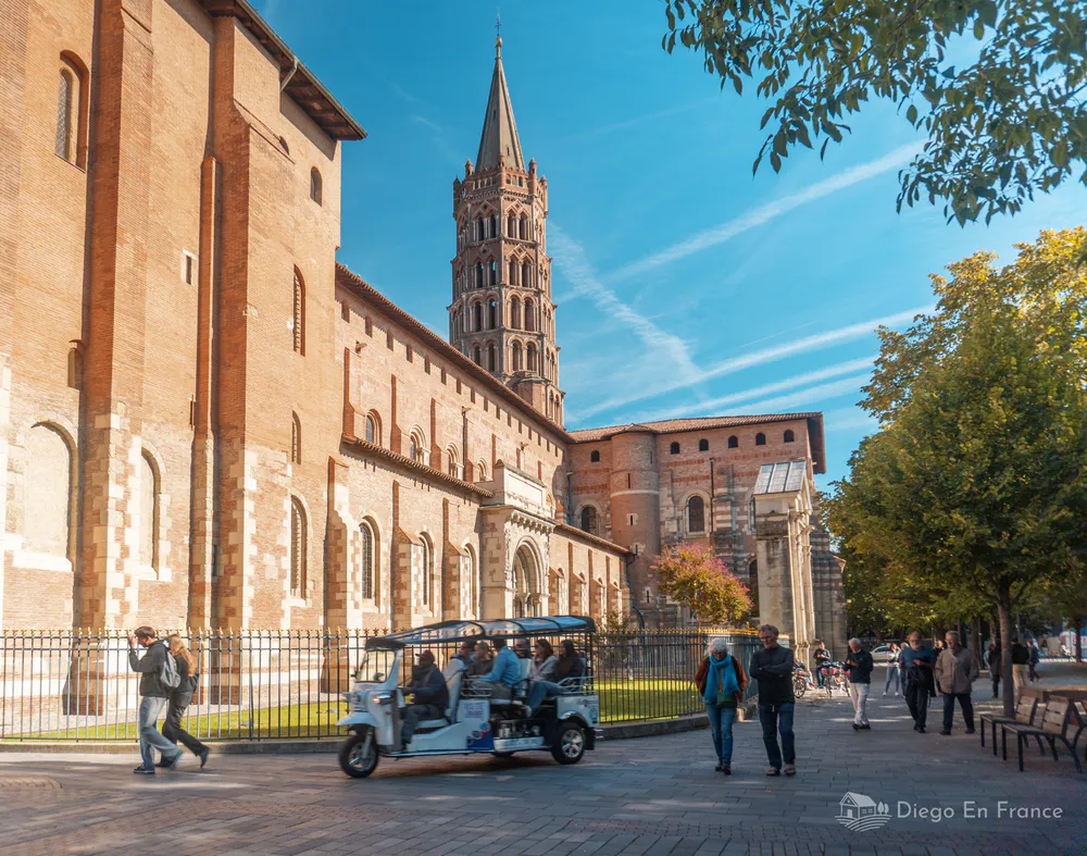 Photo from diegoenfrance.com showing the Basilica of Saint-Sernin in Toulouse, a jewel of Romanesque architecture and a stop on the Way of St. James.