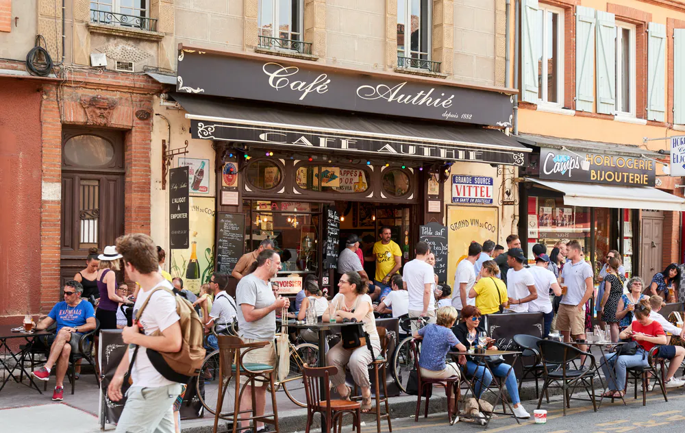 Coffee in Toulouse, lively terraces and local life in the Ville Rose