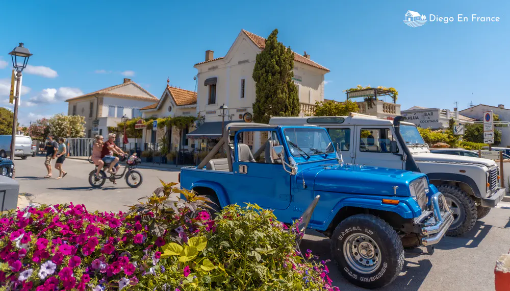 Photographie de diegoenfrance.com montrant la vie quotidienne colorée au cœur du village camarguais.