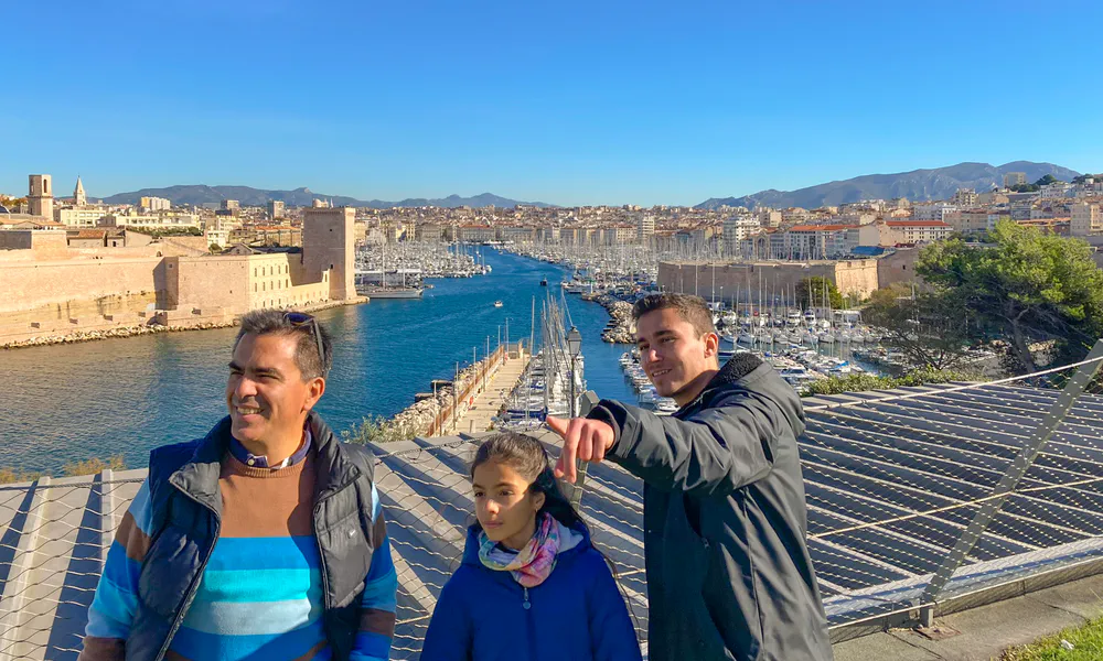 A voir près de Marseille : des villages de charme et des activités étonnantes. Le parc Émile Duclaux et ses vues spectaculaires