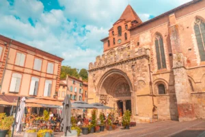 Guía de viaje a Moissac: Historia Viva y 10 Aventuras familiares Inolvidables