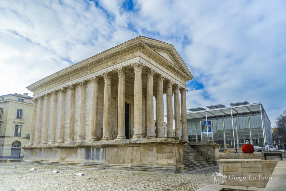 Call girl in Nîmes