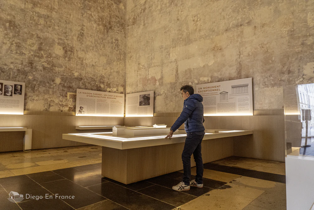 Things to see in Nîmes, France : The interior of the Maison Carrée
