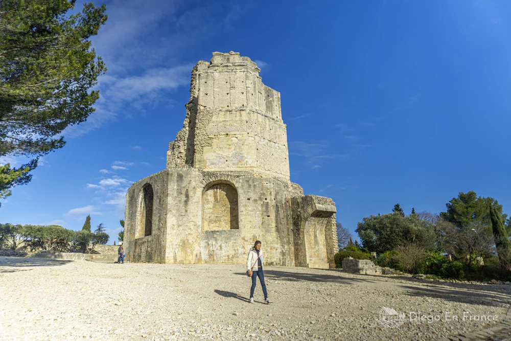 What to see in Nîmes, France : La Tour Magne