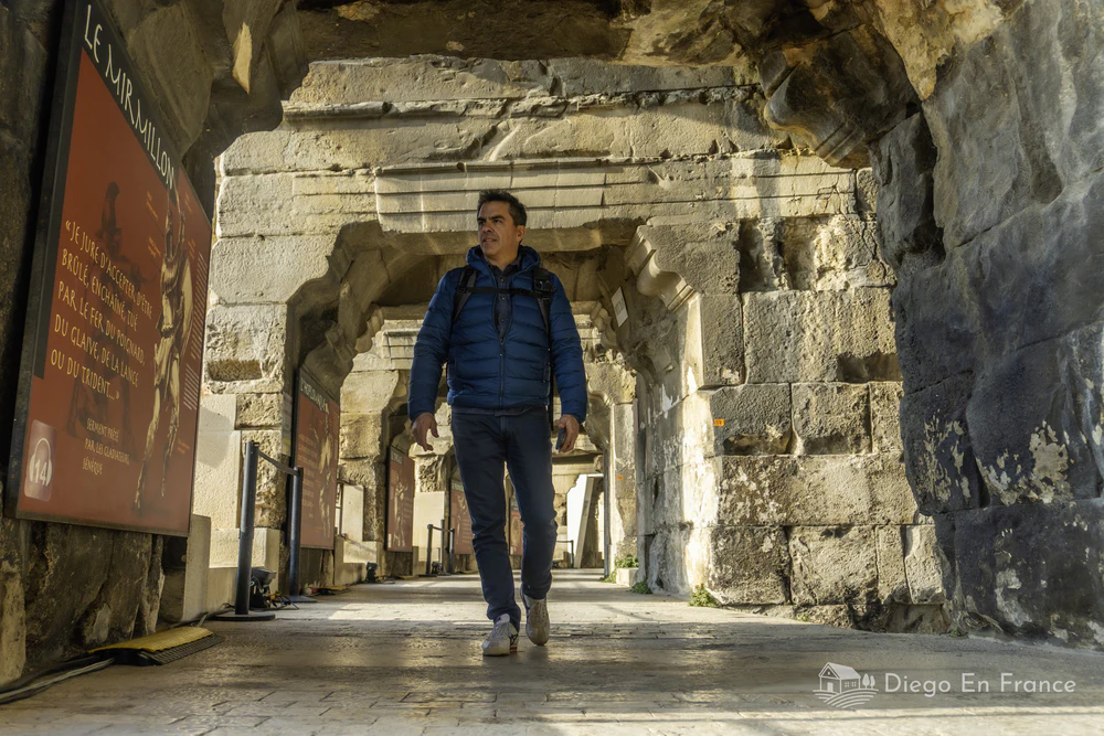 What to see in Nîmes, France : The interior of the Arenas