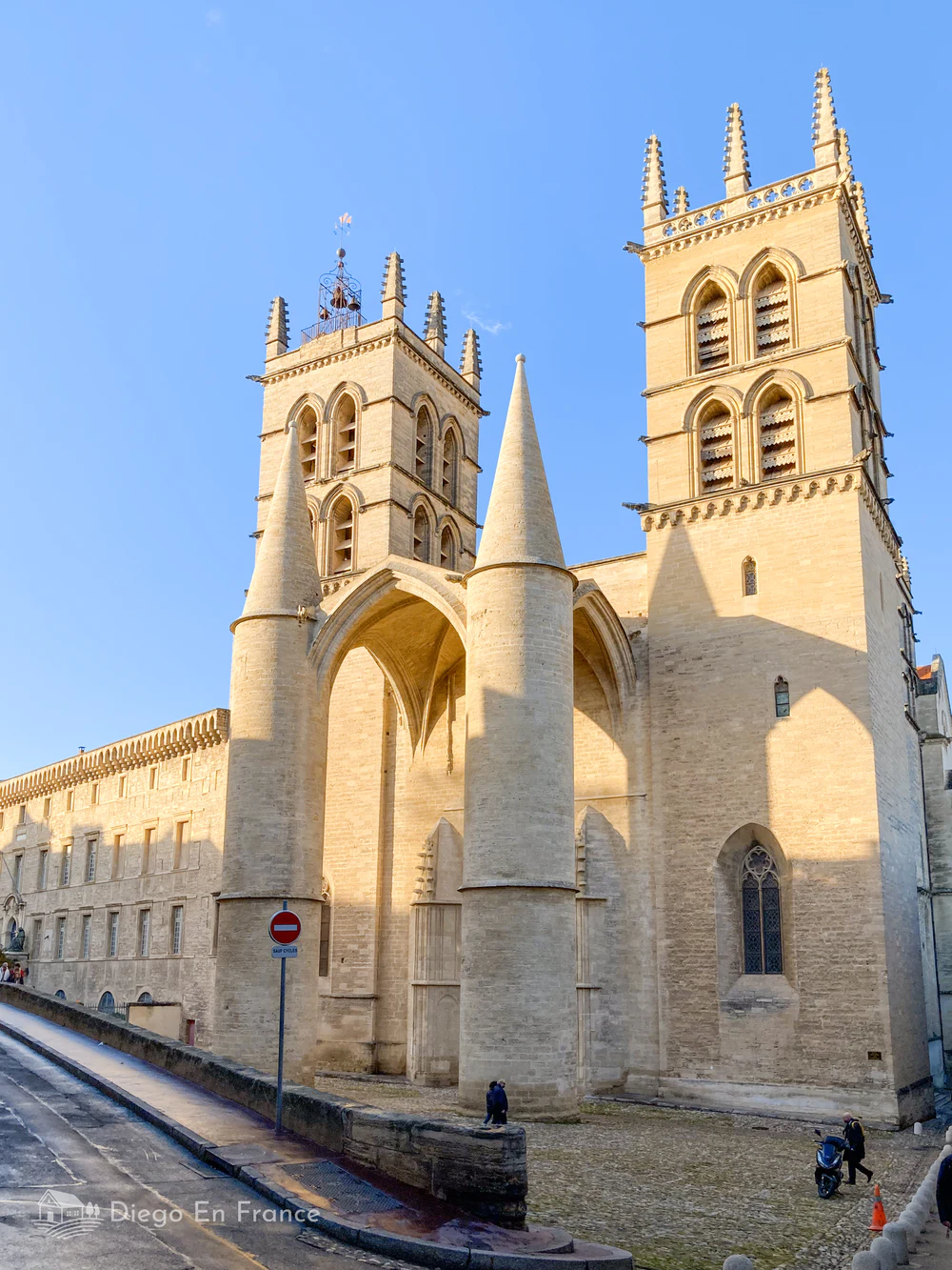 Visiter Montpellier en 1 jour : La Cathédrale Saint-Pierre
