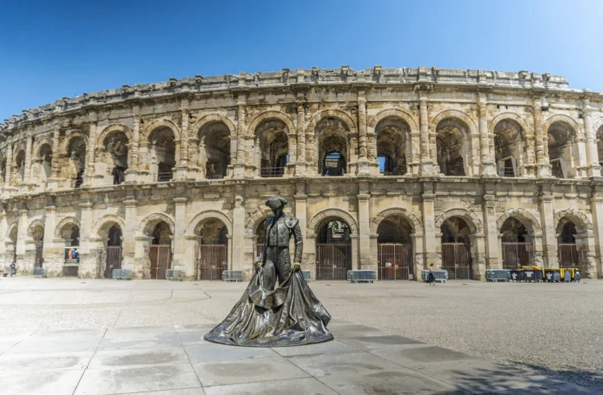 Où Manger à Nîmes : Guide des 10 Restaurants Recommandés par un…