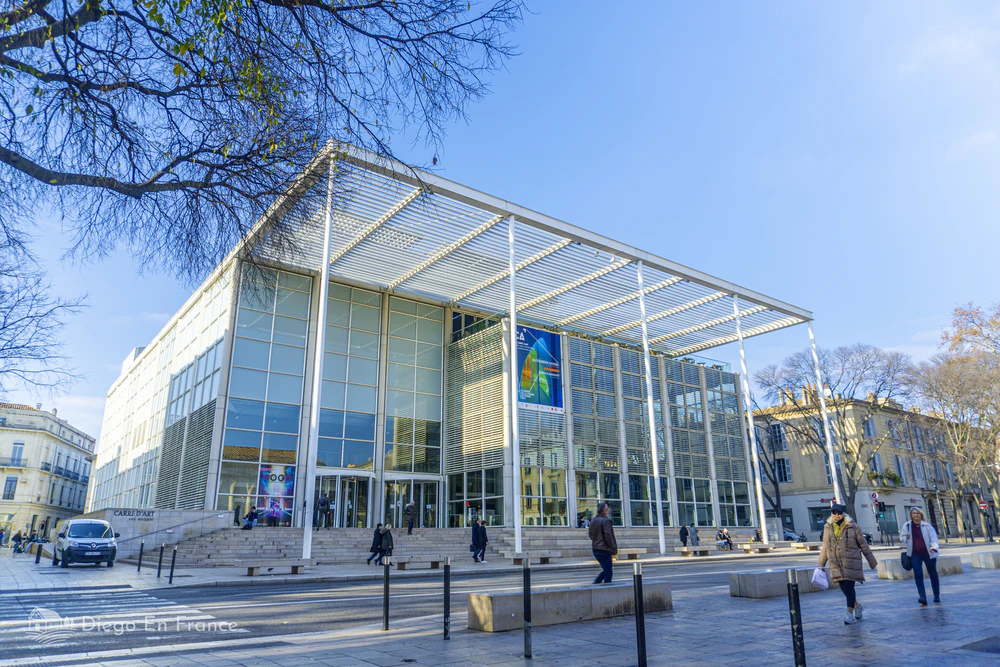 Photographie de diegoenfrance.com du Carré d’Art, centre culturel de Nîmes.