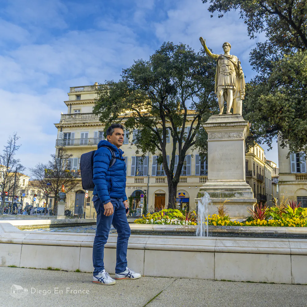 Photographie de diegoenfrance.com de la statue d’Antonin à Nîmes, un point historique majeur pour celles et ceux qui cherchent que faire dans la ville.