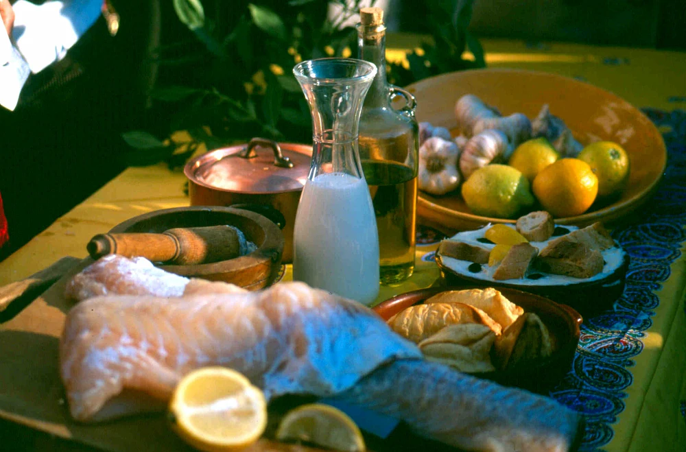 Ingrédients de la brandade de morue : poisson, huile d'olive, ail, citron et pain.