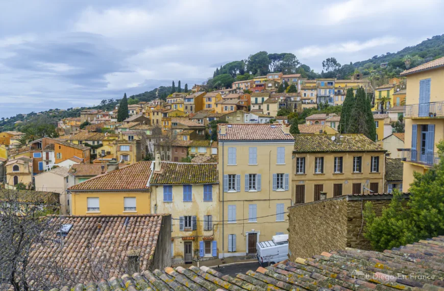 Visiter Bormes-les-Mimosas : un trésor floral sur la Côte d’Azur