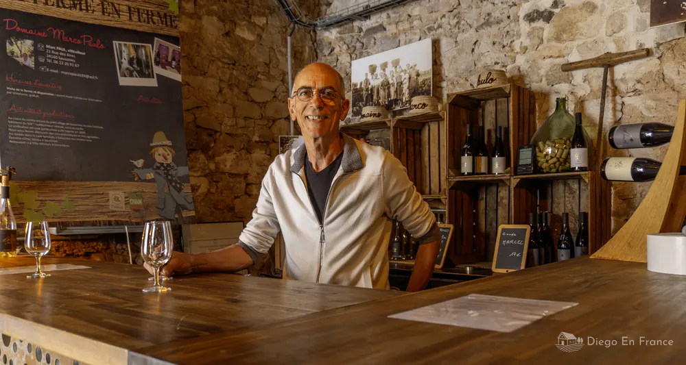 Local winegrower in his winery in Saussines, tour guide - Photo by diegoenfrance.com