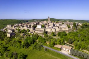 Pourquoi vous tomberez amoureuse de Puycelsi, l’un des plus beaux villages du sud de la France