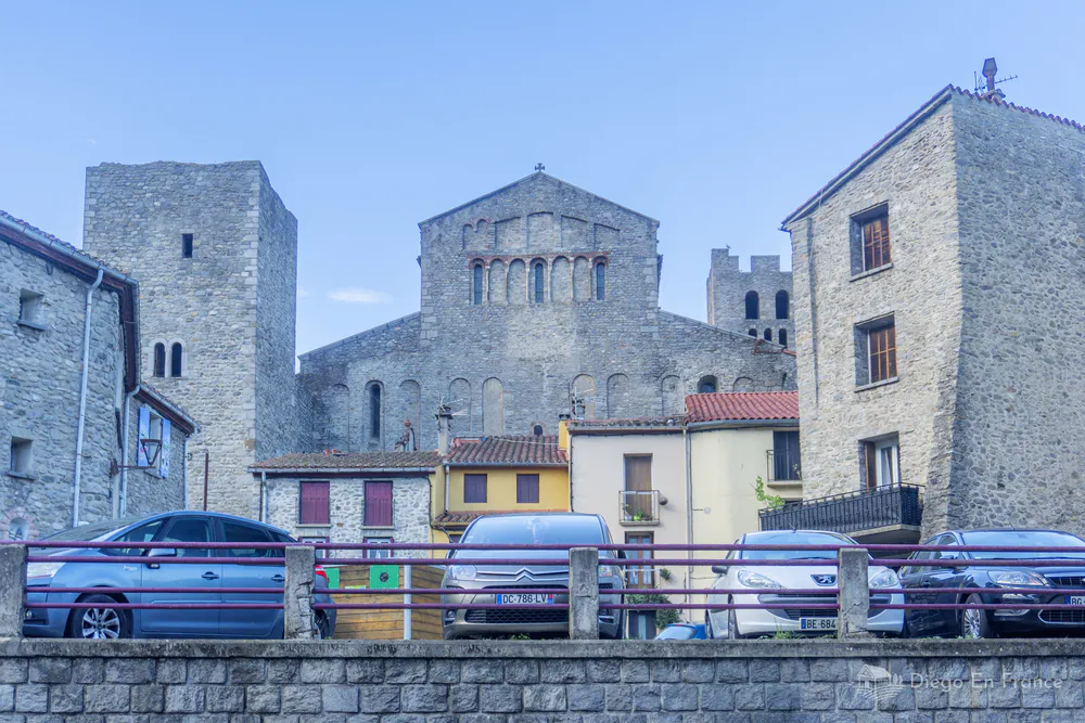 Photo by diegoenfrance.com showing the impressive Carolingian abbey that gives the village its identity.