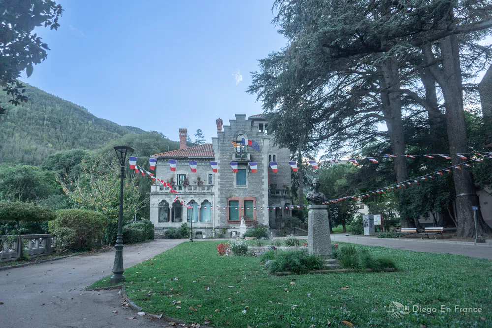 Fotografía de diegoenfrance.com de los jardines de la Villa Les Indis en Arles-sur-Tech, Vallespir.