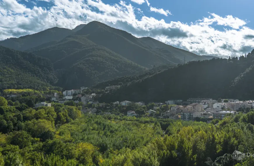 Vue sur la vallée du Vallespir au coucher du soleil
