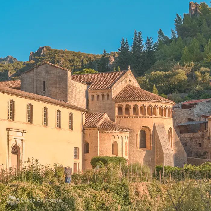 La Abadia de Gellone, santuario milenario en medio de la naturaleza en el Herault, Francia